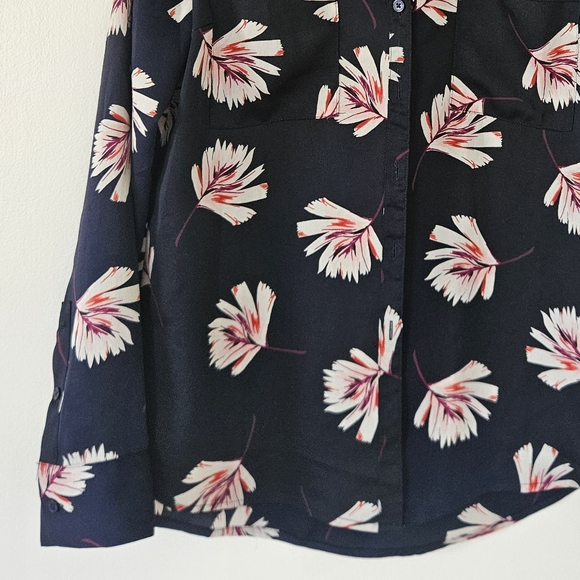 Express Portofino Womens Shirt M Office Slim Feather Feminine Roll Tab Sleeve - Picture 3 of 9